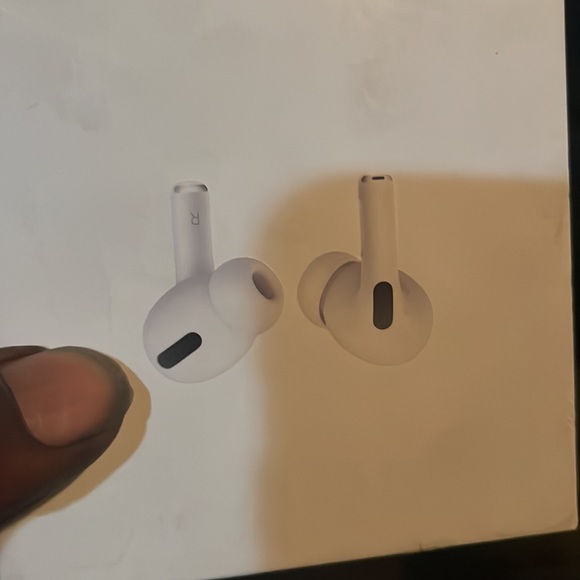 AirPods Pro brand new Came with new phone never been used - Picture 9 of 9
